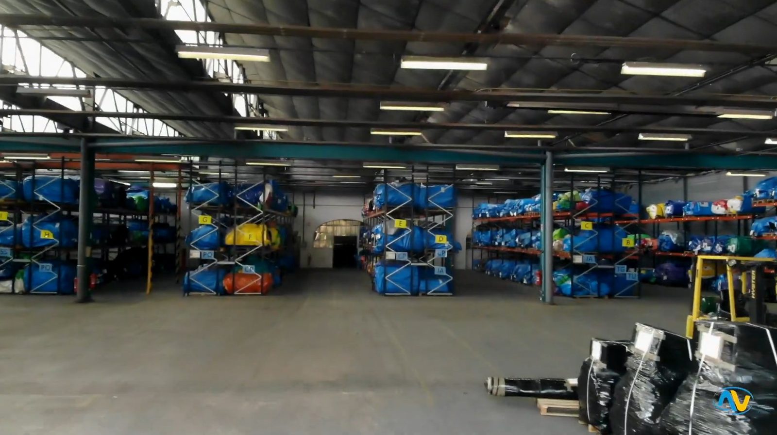 Hall de stockage d’Air et Volume : rayonnages de structures gonflables